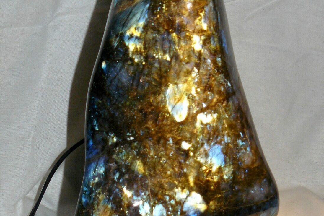 Lampe en labradorite