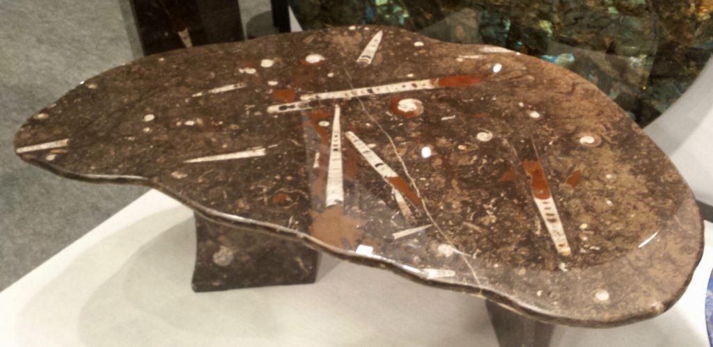 Table basse en pierre fossile d'erfoud
