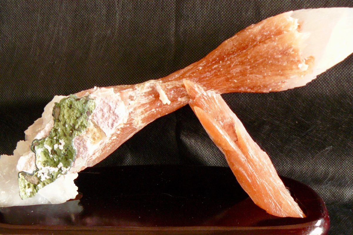 Cristal de Calcite et sa fleur d'Améthyste chlorite