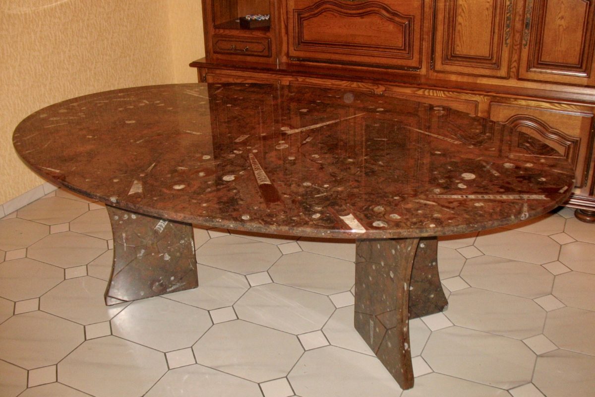 Table ovale en pierre d'Erfoud