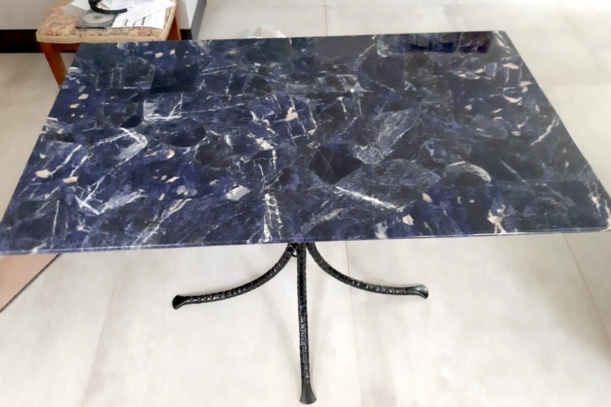 table de salon en sodalite