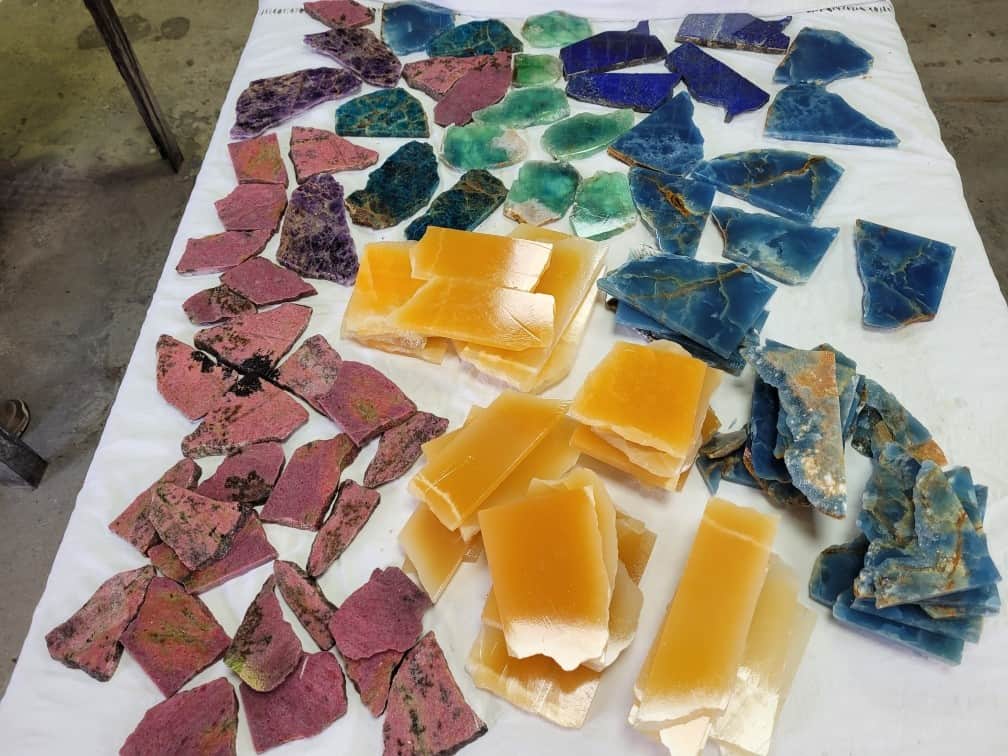 Natural stones for luminous decor